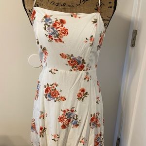 Socialite Floral Midi Dress in White and Red
